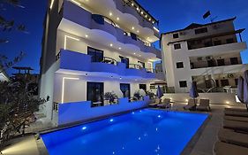 Monel Hotel